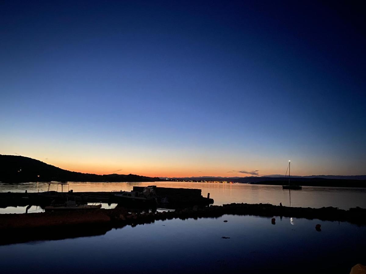 Apartments Villa Lora Kraj  ภายนอก รูปภาพ
