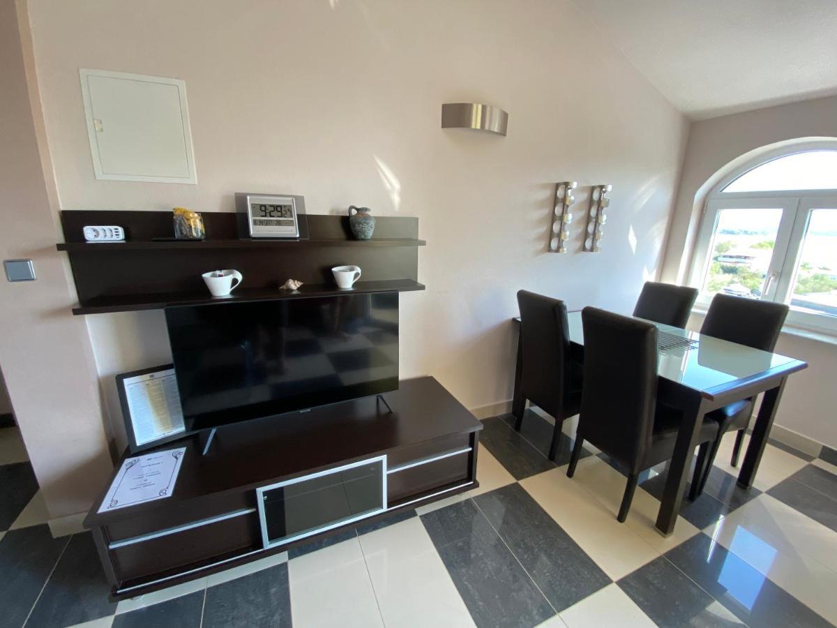 Apartments Villa Lora Kraj  ภายนอก รูปภาพ
