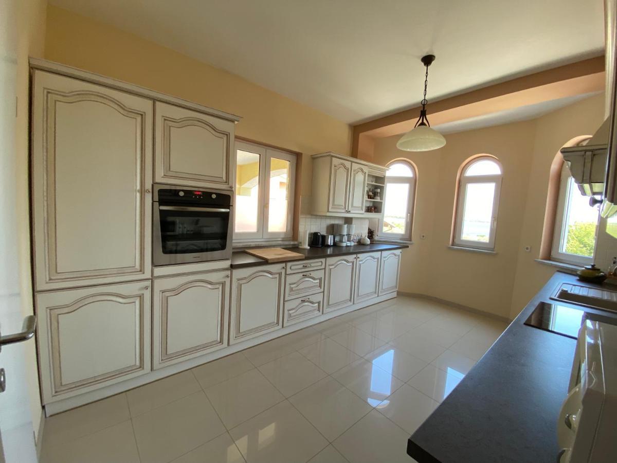 Apartments Villa Lora Kraj  ภายนอก รูปภาพ