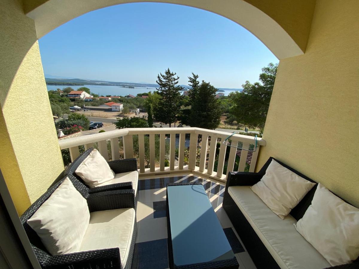 Apartments Villa Lora Kraj  ภายนอก รูปภาพ