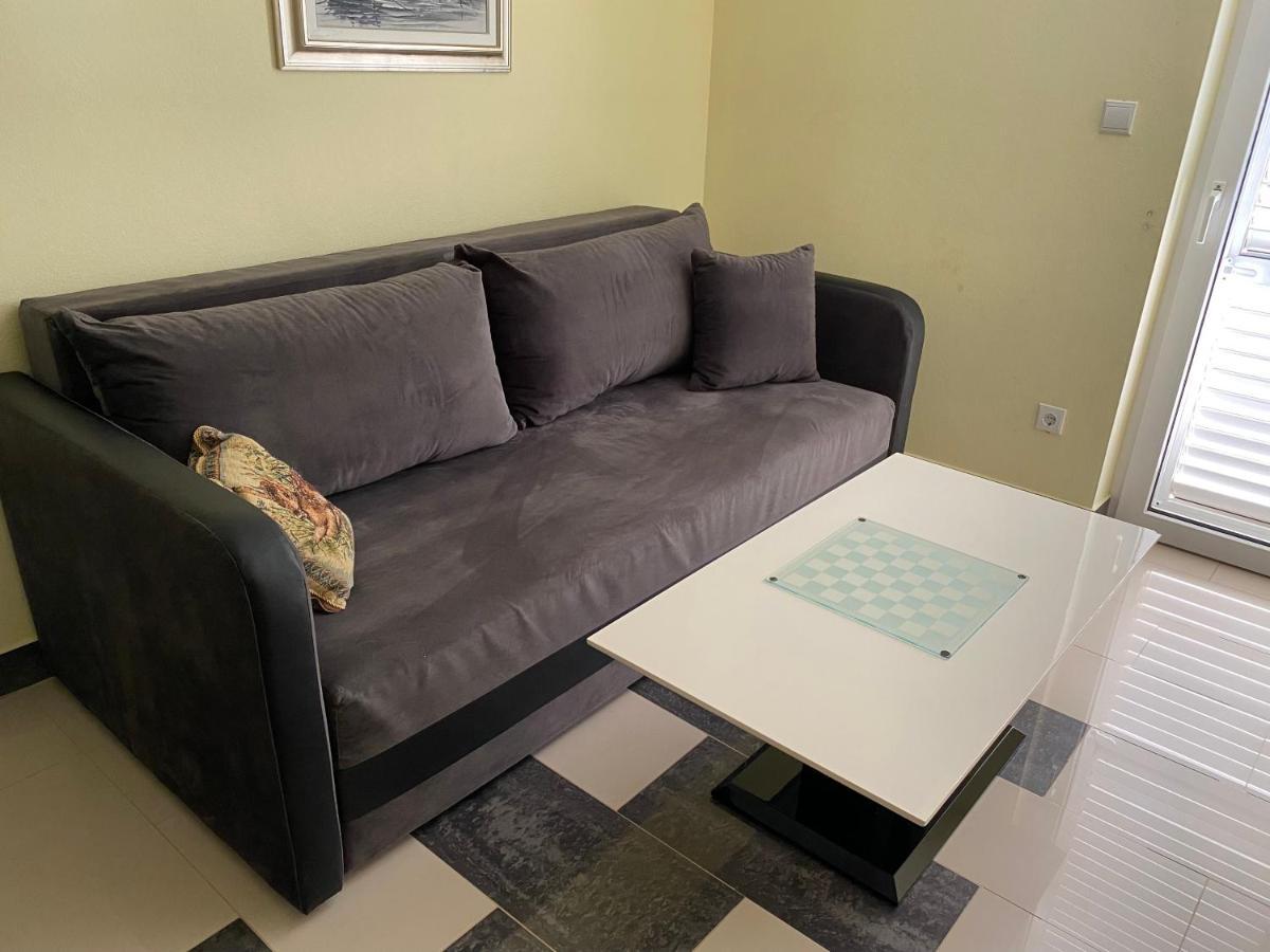 Apartments Villa Lora Kraj  ภายนอก รูปภาพ