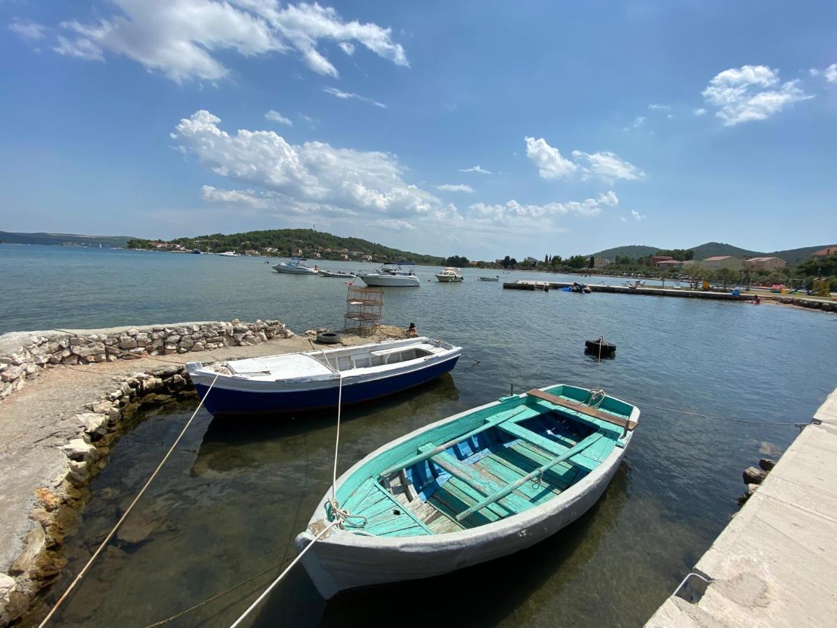 Apartments Villa Lora Kraj  ภายนอก รูปภาพ