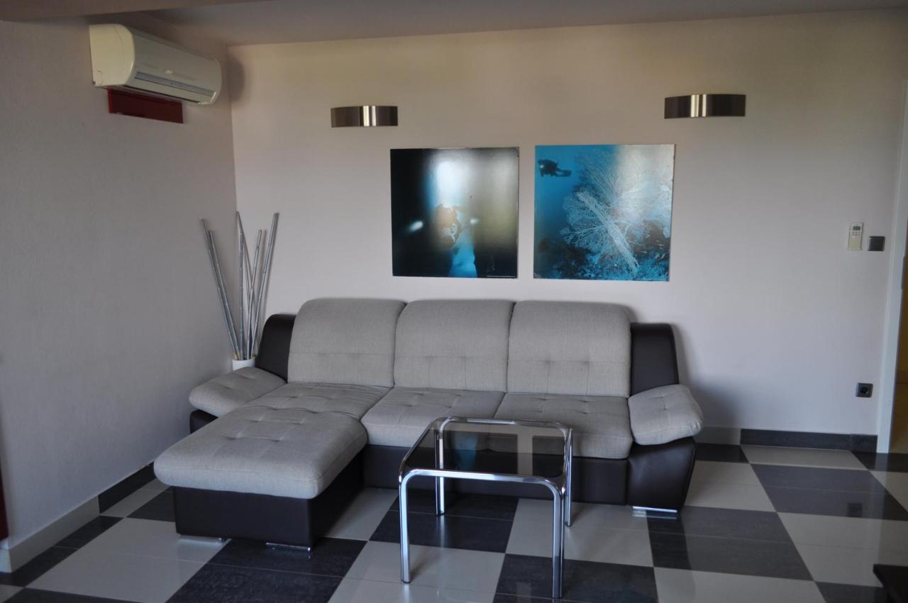 Apartments Villa Lora Kraj  ภายนอก รูปภาพ